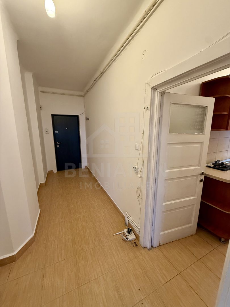 2 camere - 55mp - etaj 3 - centrala proprie - parcare - Central - Poză 7