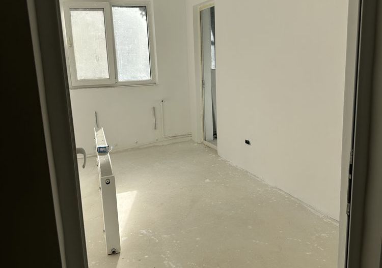 Apartament 2 camere, parter, renovat, Zona Doua Babe - Poză 1
