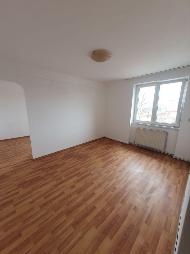 BRASADAS vinde ap 2 cam etaj 3 in zona CENTRALA. - Poză 7