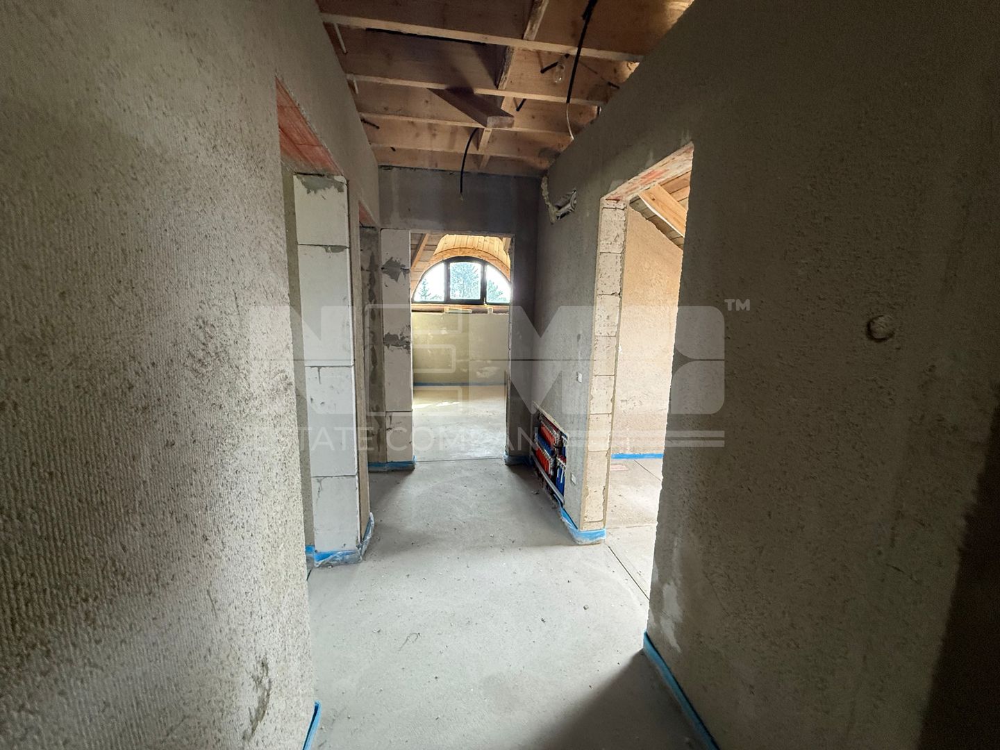 Casă semifinisată în Horodnic de Sus | 203 mp | Teren 1.000 Mp - Poză 12