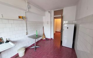 Apartament cu 3 camere, decomandat, Piata Mihai Viteazu - Poză 6