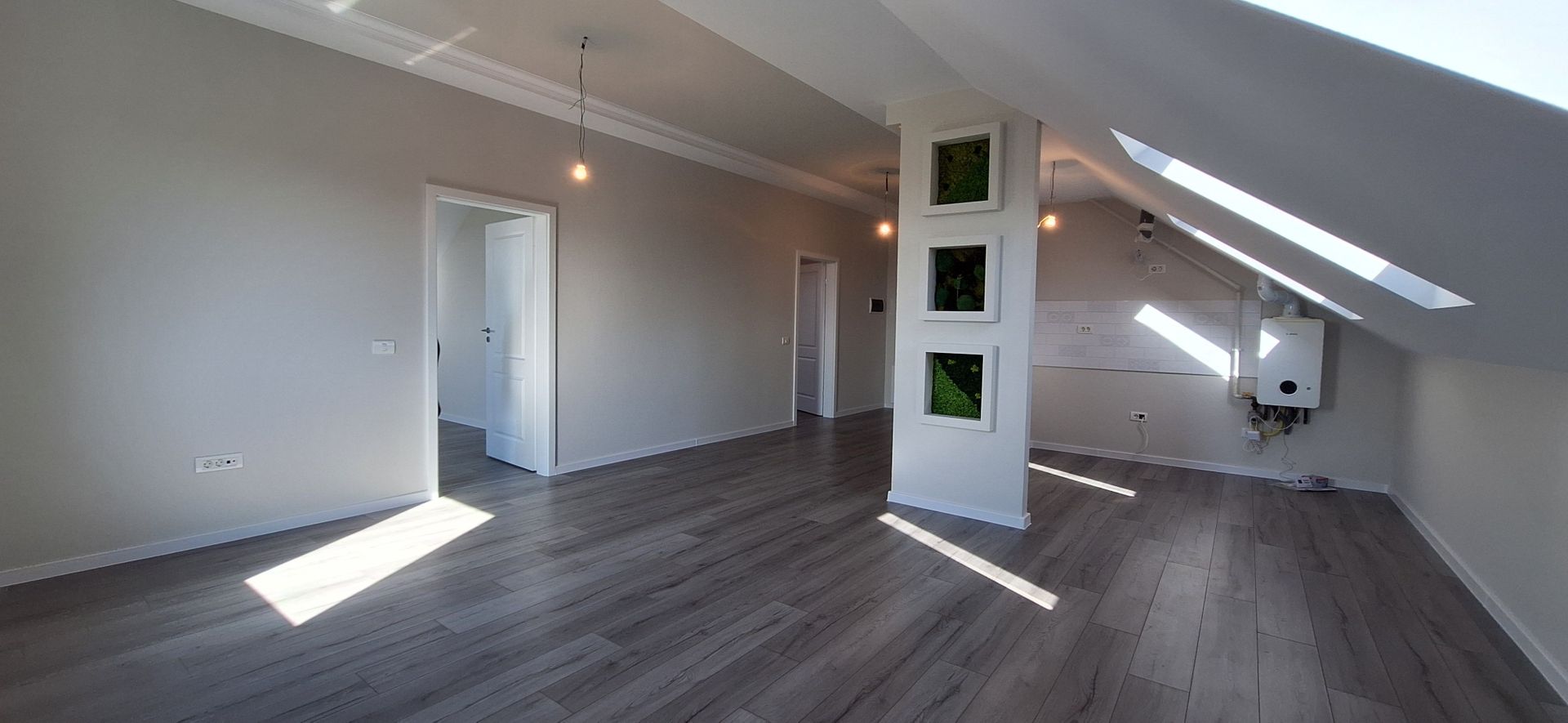 Apartament cu 3 camere si 2 locuri de parcare - Poză 1