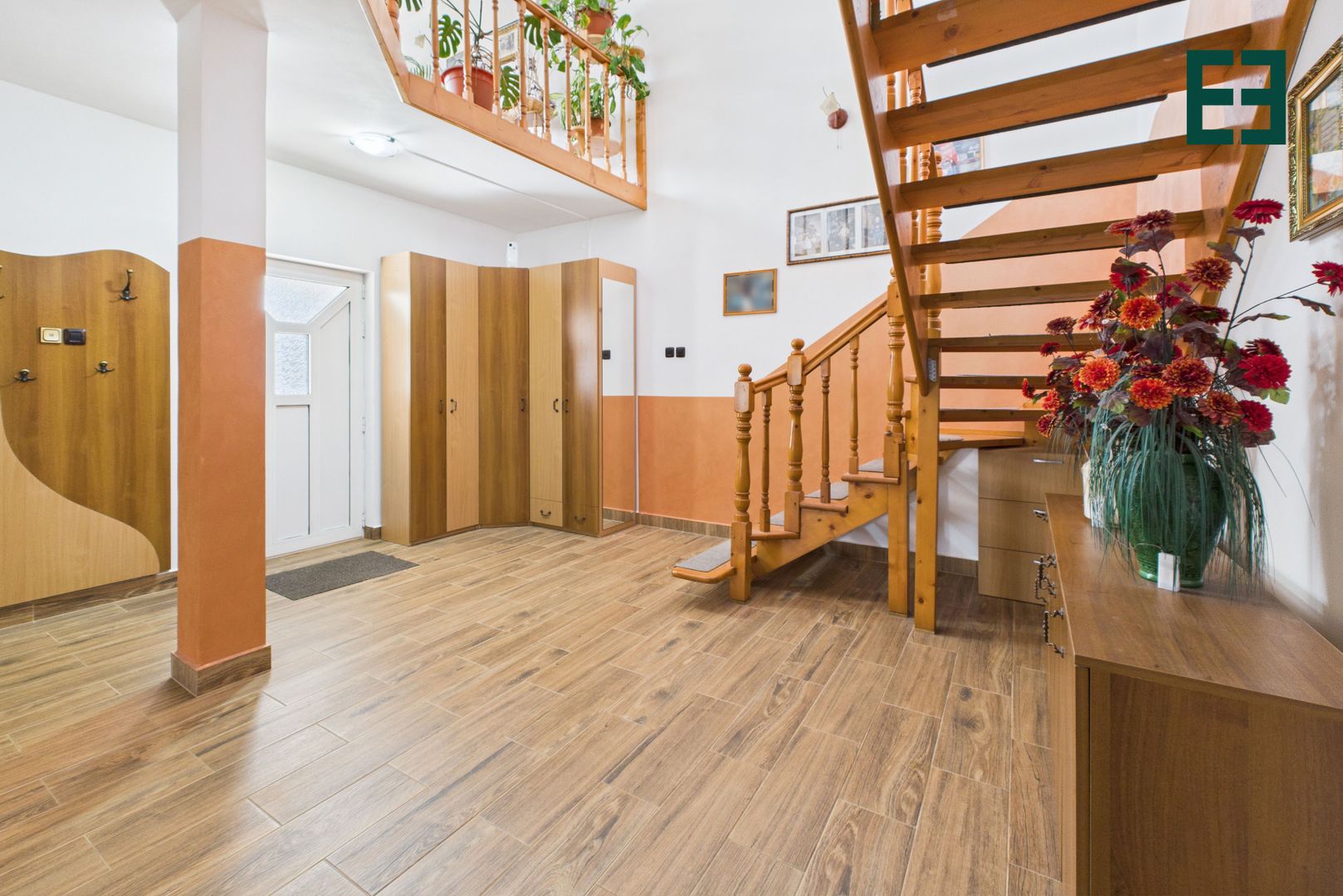 Casă tip Duplex cu 8 camere  - Zona Bujac - Arad - Poză 6