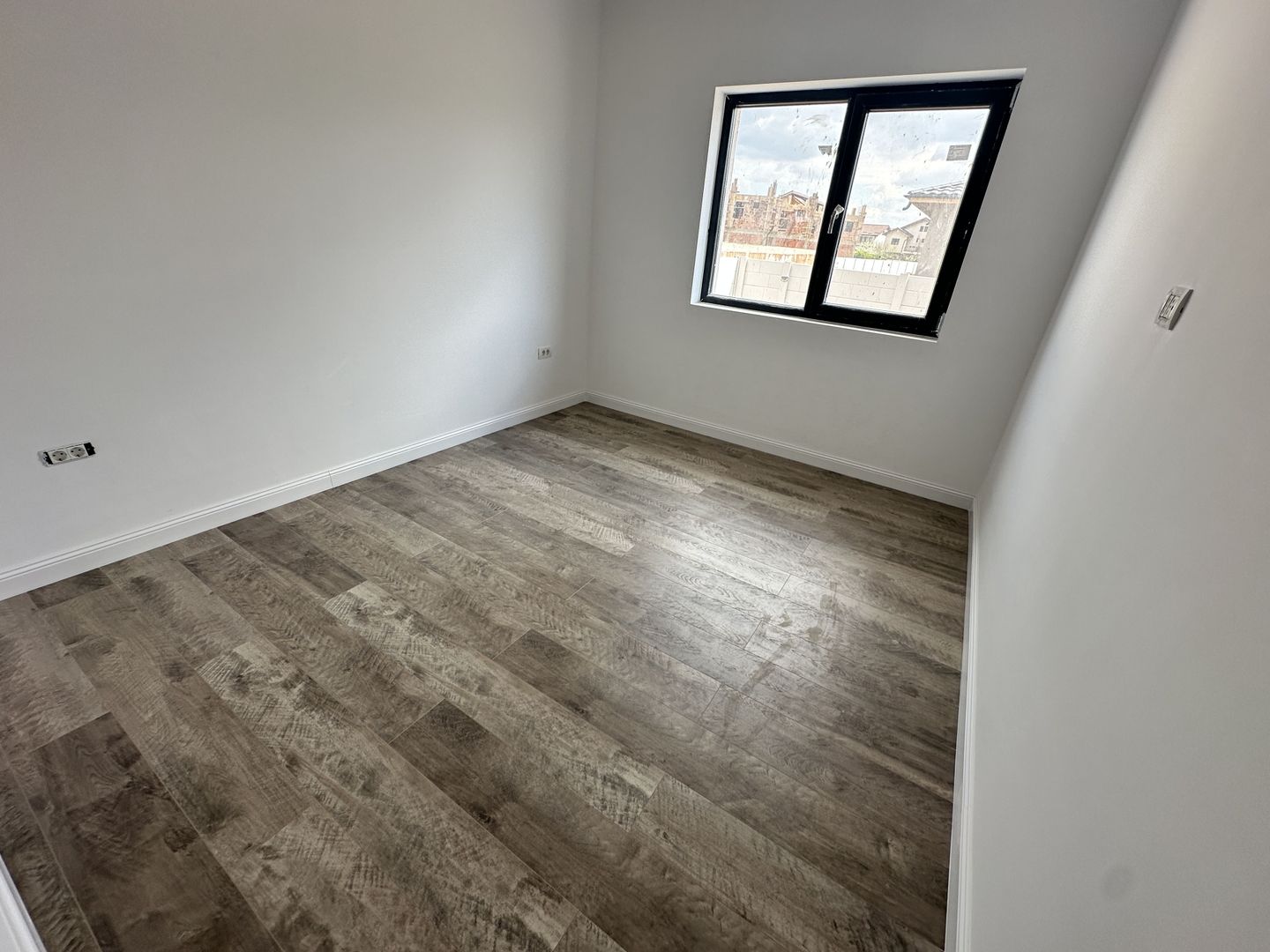 CASA INDIVIDUALA BRAGADIRU, TOATE UTILITATILE, CURTE 340 MP, COMIS 0% - Poză 5