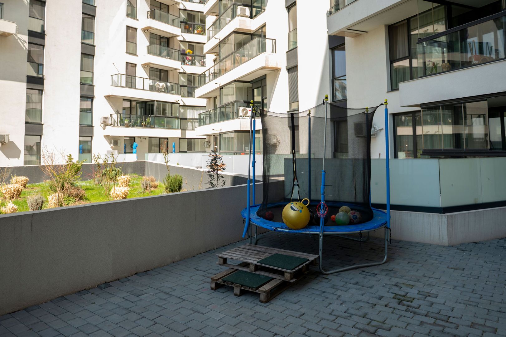 Apartament cu 3 camere si terasa de 49mp, Tomis Nord- Constanta - Poză 20