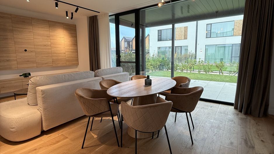 Vila tip UV03 mobilata complet in Amber Forest-prima inchiririere - Poză 6