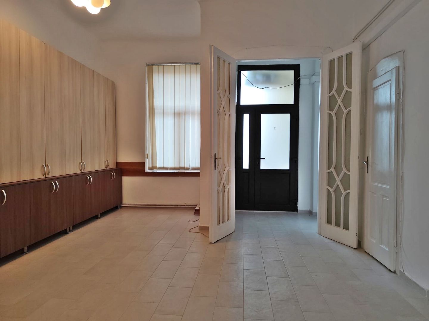 Birou 103 mp, 4 camere, ultracentral, str.I.Vulcan, Oradea, INCHIRIERE - Poză 10