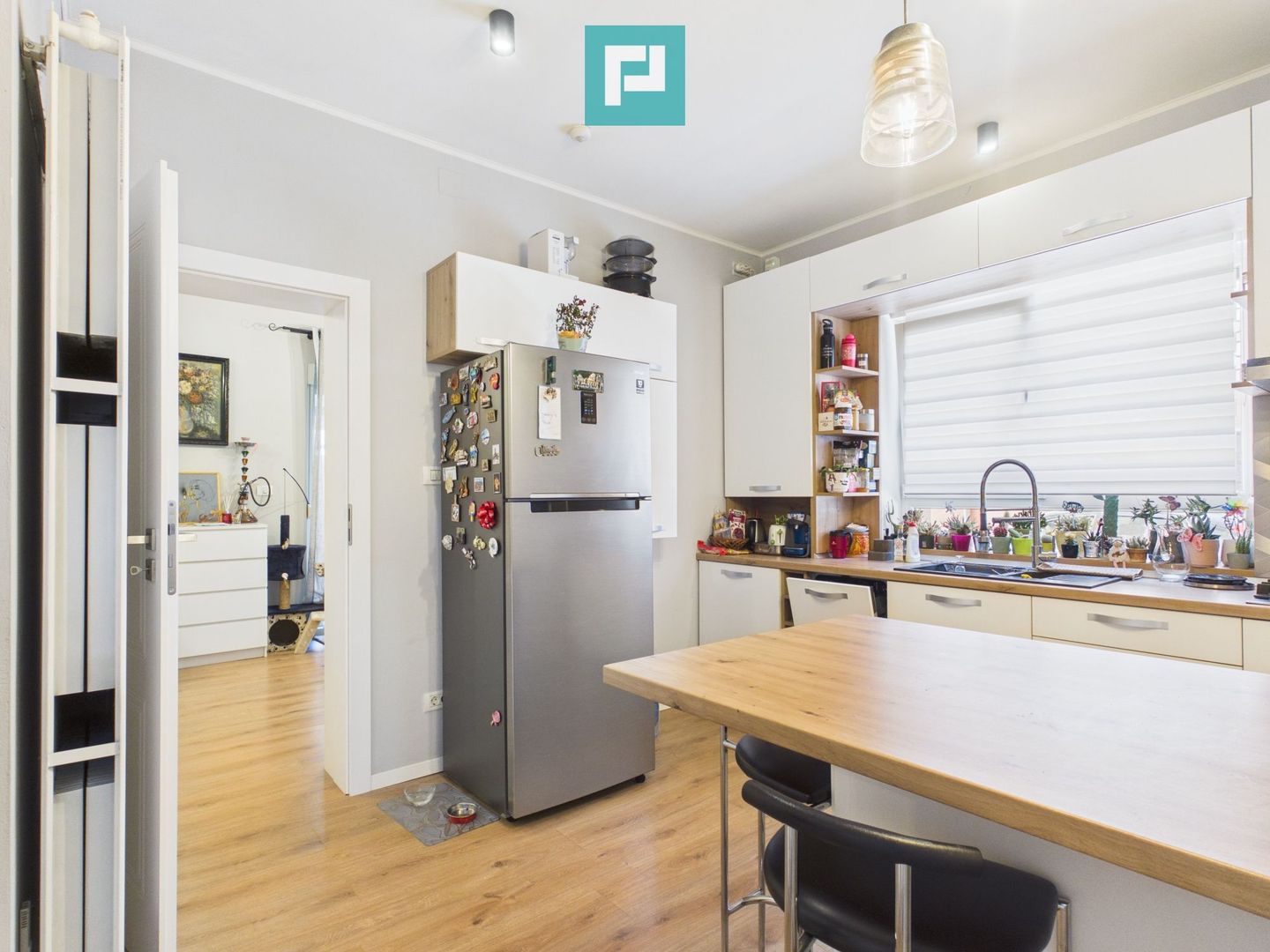 Apartament cu 2 camere și curte ultracentral - Poză 4