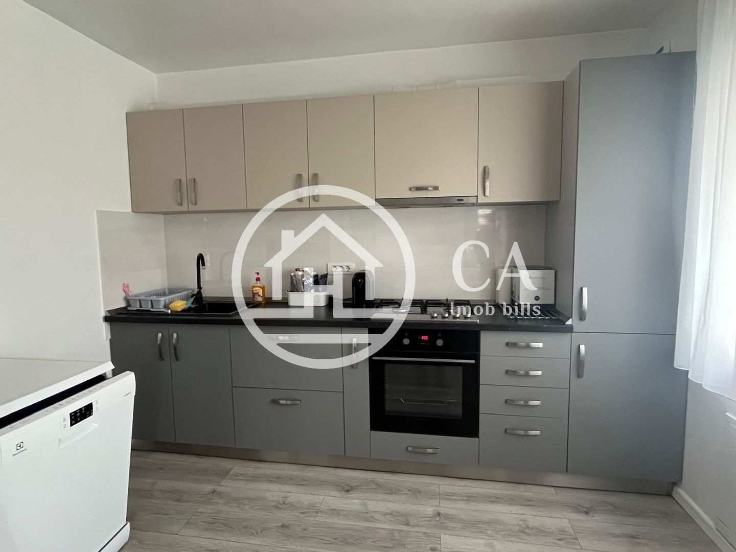 Apartament la casa de închiriat cu 3 camere în Santandrei, Bihor - Poză 2