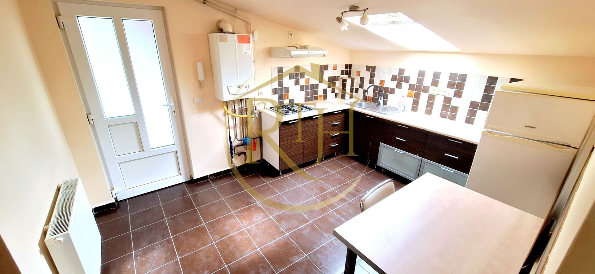 Oferim spre inchiriere,apartament 1 camera, centrala proprie,parcare, complex - Poză 13
