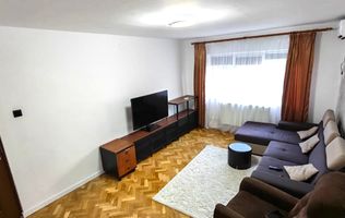 Apartament cu 3 camere in zona Lunei