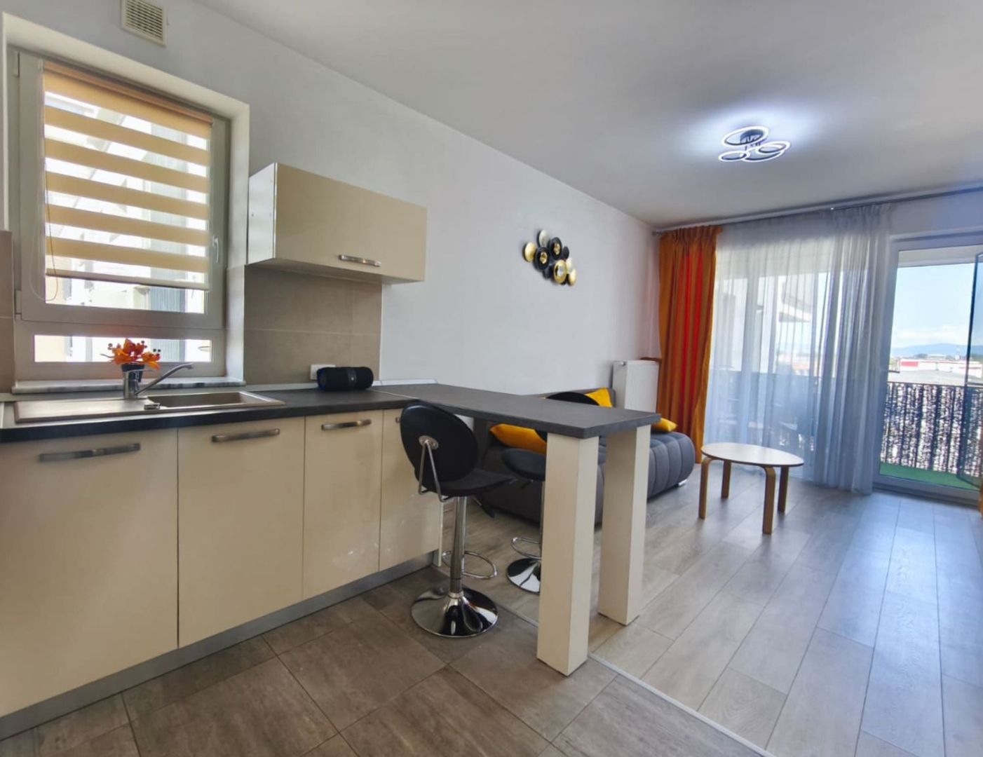 Studio Elegant în Kasper Coresi Balcon  Parcare  Boxă - Poză 9