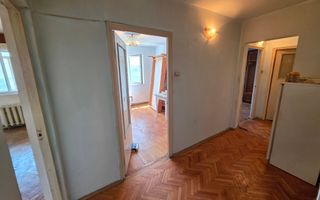 Apartament 3 camere, Cetate, 65 mp utili, et.5. Necesita renovare - Poză 4