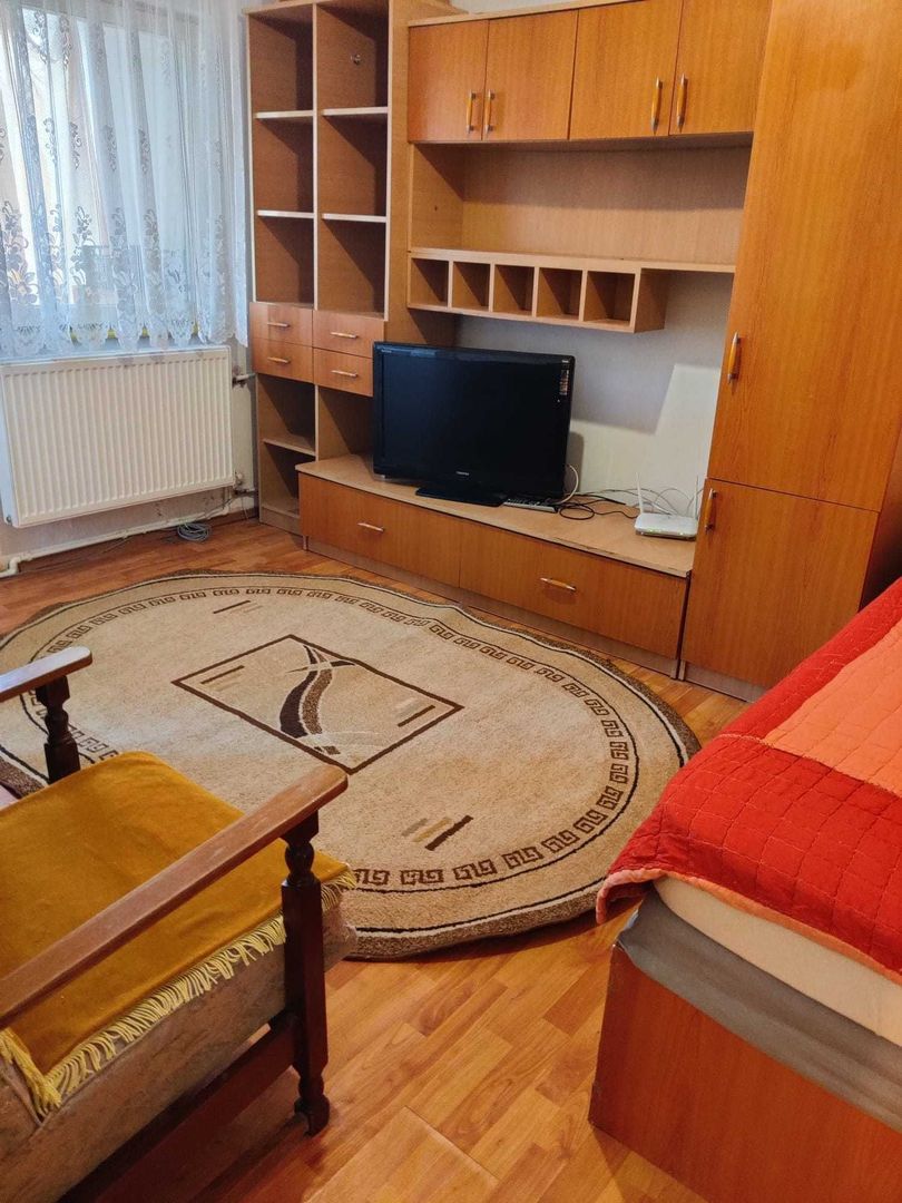 Inchiriez garsoniera Ciuperca - Poză 1