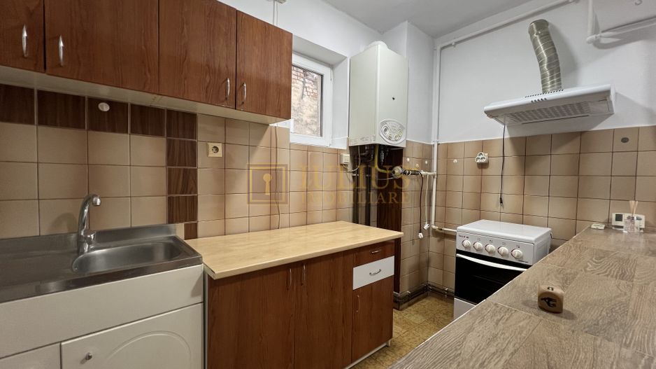 Piata Unirii; dormitor +birou;parcare privata si boxa (centrala proprie si ctr.) - Poză 19