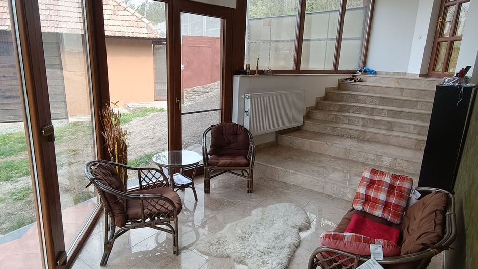 Casa cu 3 camere, 150 mpu, mobilata, utilata, garaj, curte, Ampoita - Poză 14