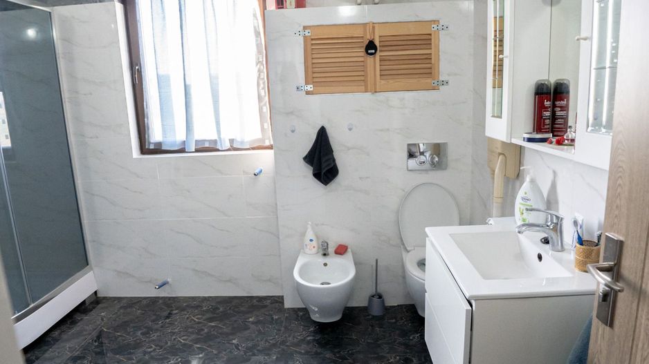 Casă de vânzare Furceni – 7 camere, teren 8.000 m - Poză 5
