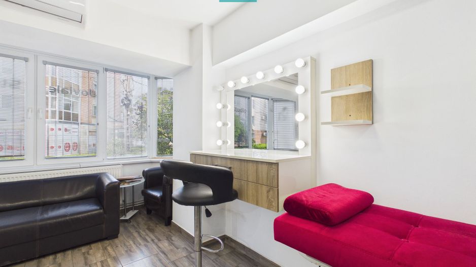 Spațiu Make-Up în salon - Poză 1