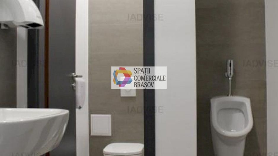 Showroom/birouri de închiriat Brasov- 60 mp cu ( utilități incluse in pret ) - Poză 4
