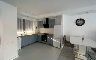 Proprietar inchiriez Cosmopolis Vila N semi-mobilat - Poză 2