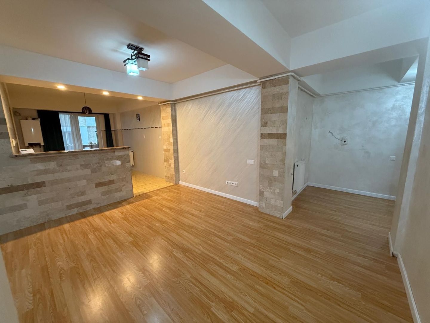 APARTAMENT 2 CAMERE  | 80 MP | 300 EURO | RĂDĂUȚI - Poză 1