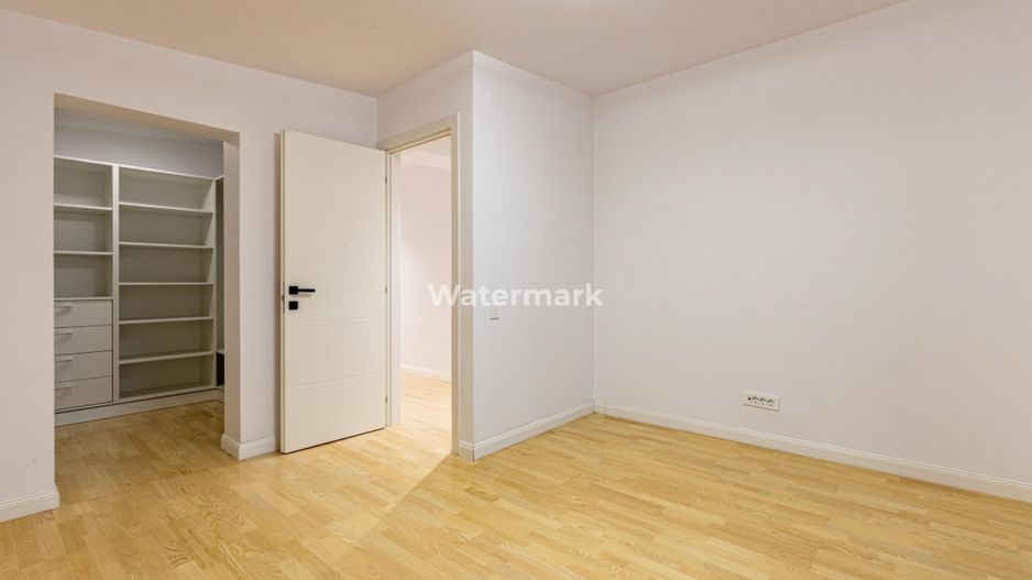 Apartament cu 4 camere de închiriat în zona Alexandru cel Bun - Poză 10