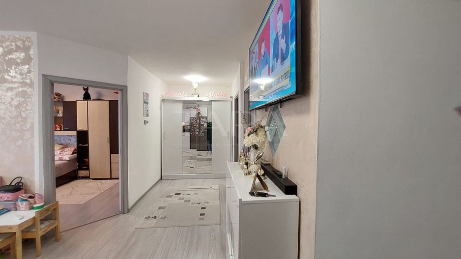 Apartament cu 3 camere, 2 balcoane și parcare, zona Floresti. - Poză 8