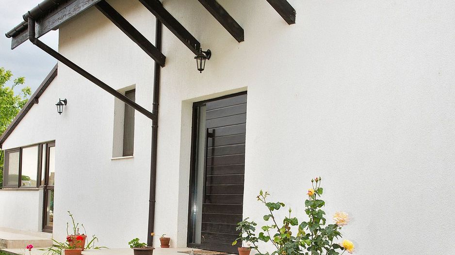 Vilă cu 5 dormitoare, 4 băi, 2 248mp teren, piscină. Preț: 229 000 Eur - Poză 8