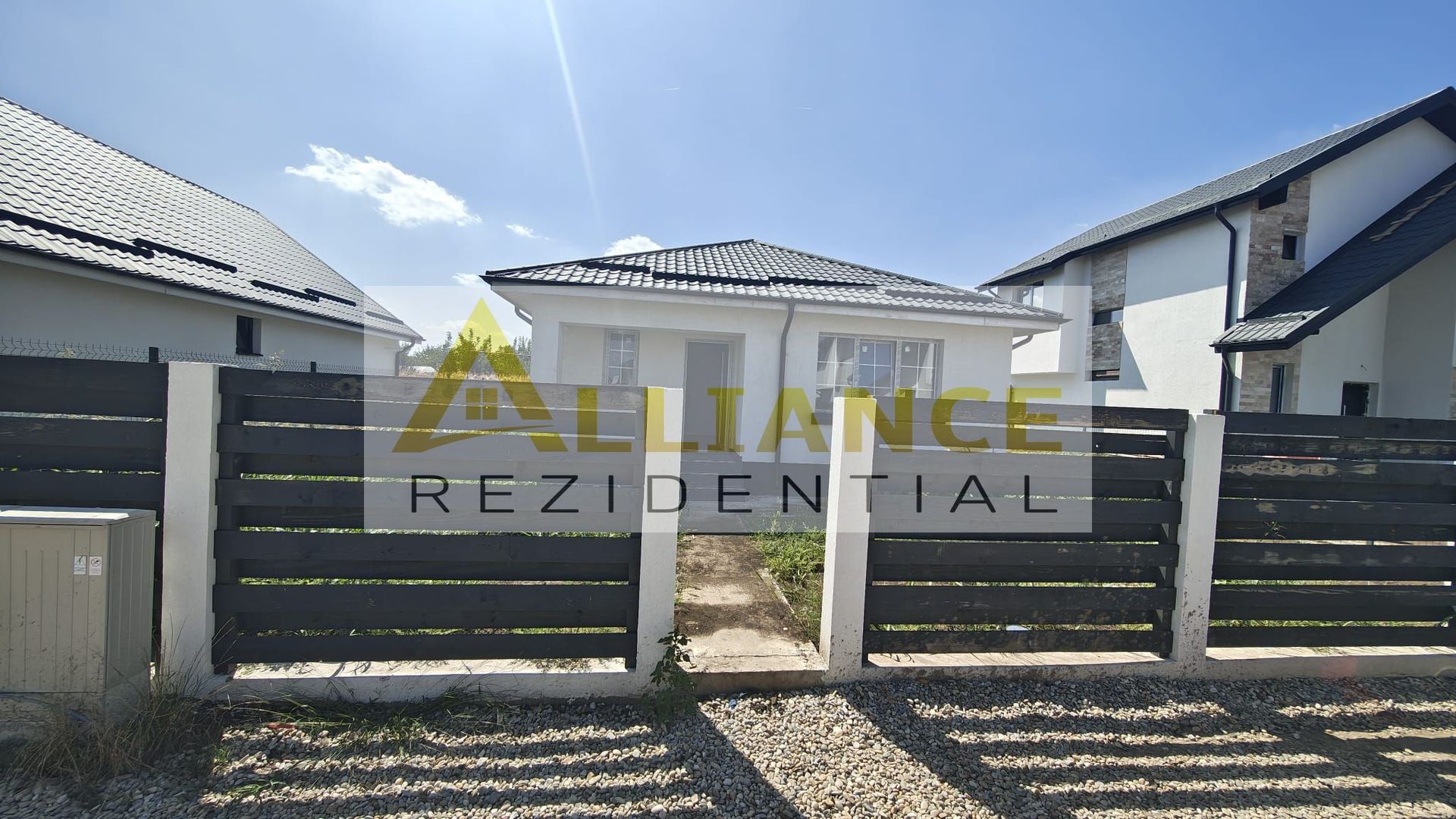 Casa  | 3 camere | Teren 350 mp | Strada Asfaltata - Poză 1
