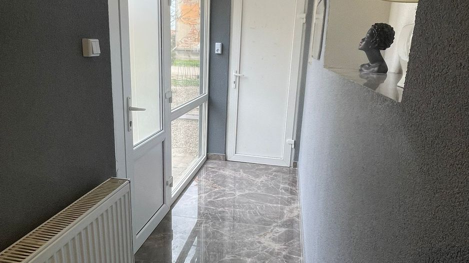 Salon / Frizerie de închiriat – complet utilat, Zona Episcopia Bihor - Poză 4