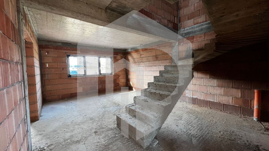 Calea Cisnadiei / Teren 250 mp + 140 mpu + Pivnita + 3 dormitoare - Poză 6