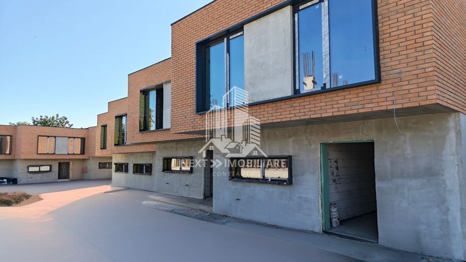 Casa 4 camere complex rezidential, 2 locuri de parcare , Palazu Mare - Poză 1