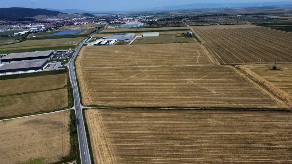 Teren intravilan cu destinatie industriala- 29.15 hectare - Poză 3