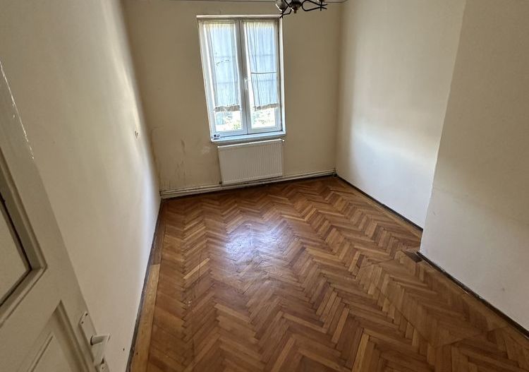 Proprietar vand apartament decomandat Unirii 5 camere - Poză 2