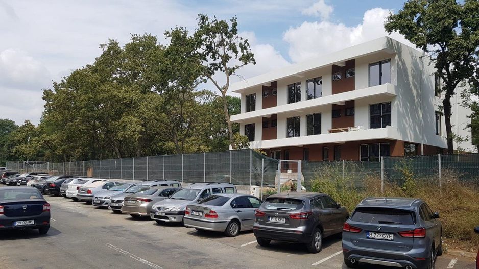 Pensiune deosebită de vânzare în Neptun – la doar 5 minute de plajă! - Poză 1