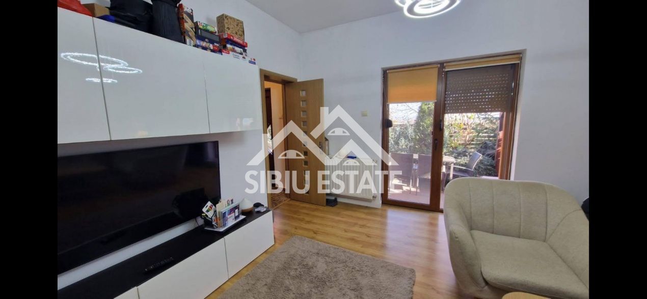 Casa moderna, de inchiriat, cu 3 camere, 2 bai, terasa - Poză 10