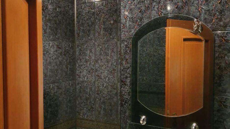 Aparament 5 camere etaj 1 zona Dambovita - Poză 11