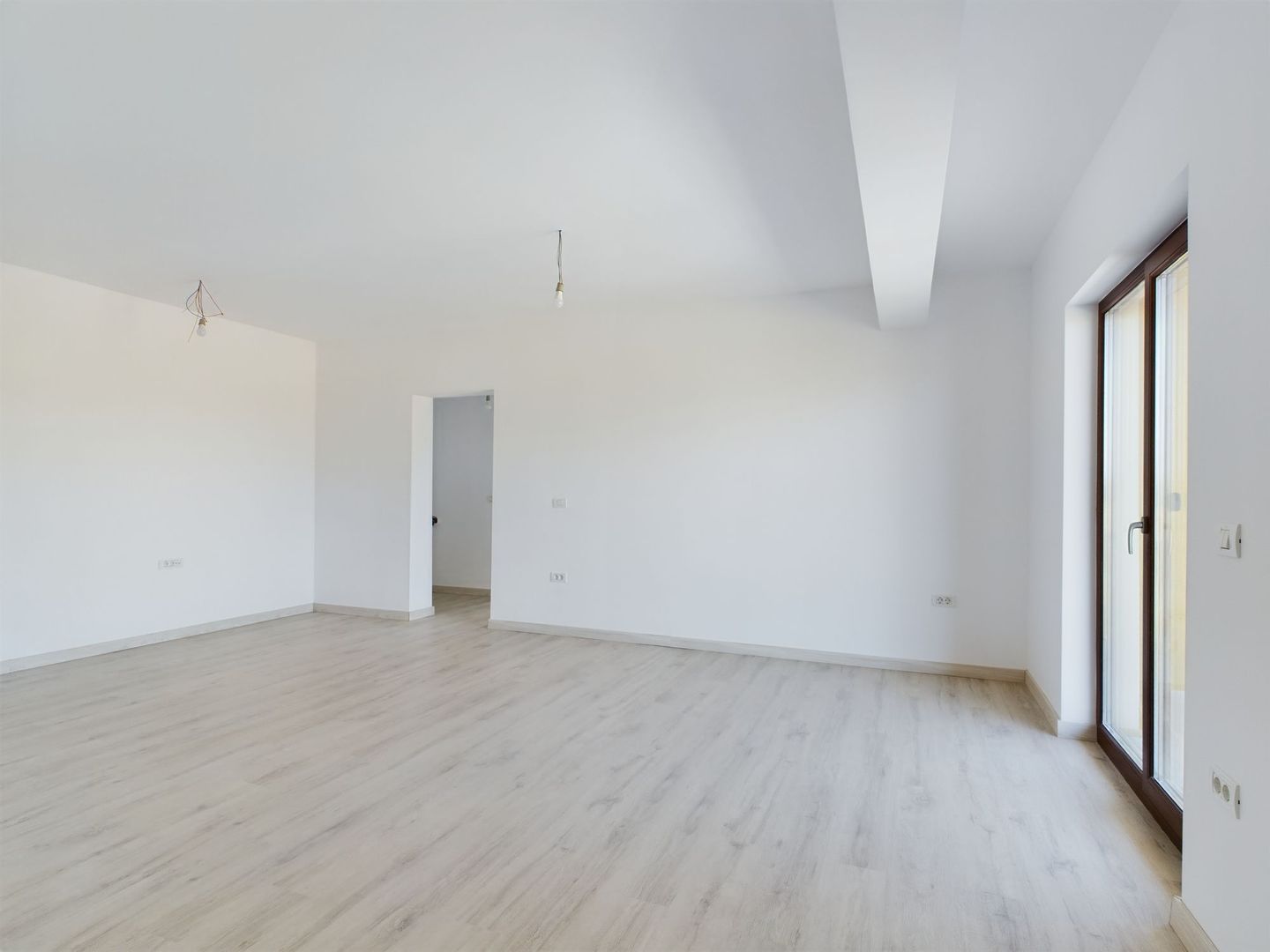 Penthouse două camere zona Ikea- OPORTUNITATE UNICĂ - Poză 2