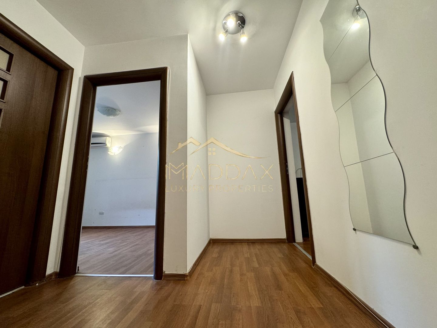 Apartament cu 3 camere // Zona Tei - Doamna Ghica - Poză 12