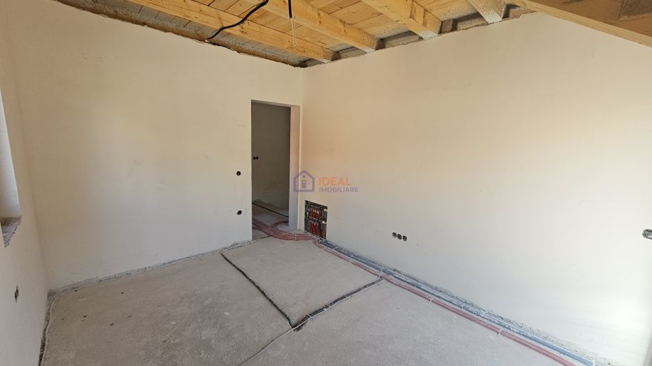 Casa Tip Duplex cu 5 camere si gradina generoasa, in Sura Mica - Poză 6