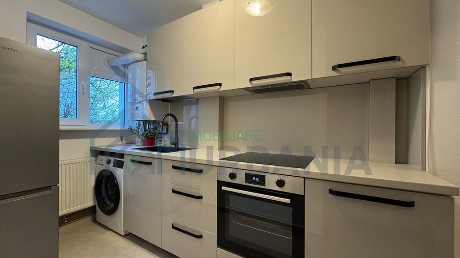 Copou, Universitate - Apartament 3 camere decomandate, etaj 2/4, strada Codrescu nr. 11 - Poză 1