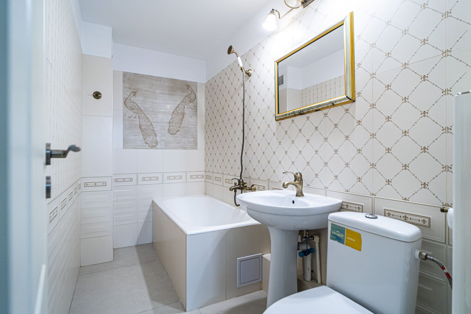 Drumul Sarii, 3 camere, 77 mp, et 5, 2 băi, bucatarie mare, disponibil imediat - Poză 14
