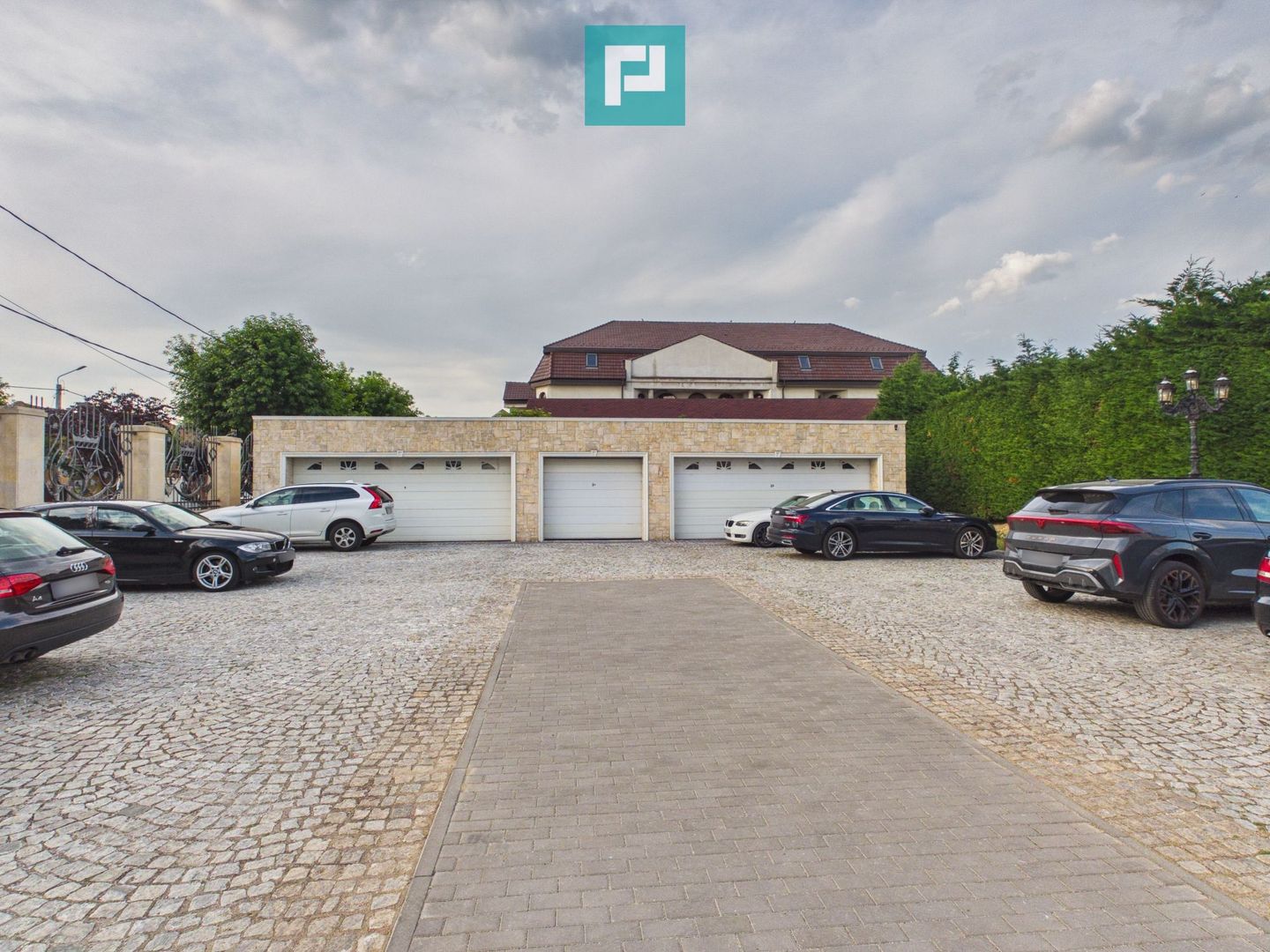 Proprietate Exclusivistă de Închiriat - Poză 33