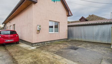 Casă cu 4 camere în Curtici pentru investiții