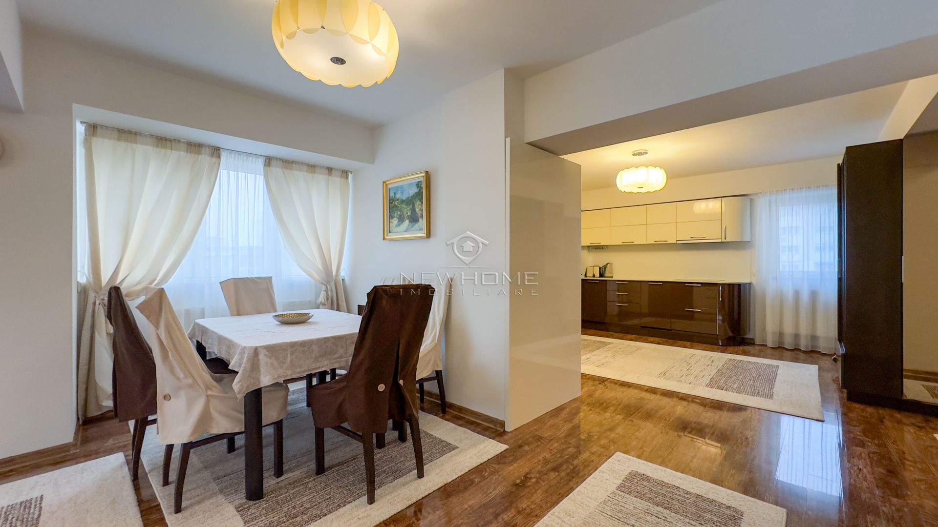 Apartament cu 3 camere, Parcare, P-ta Cipariu  zona Central - Poză 5