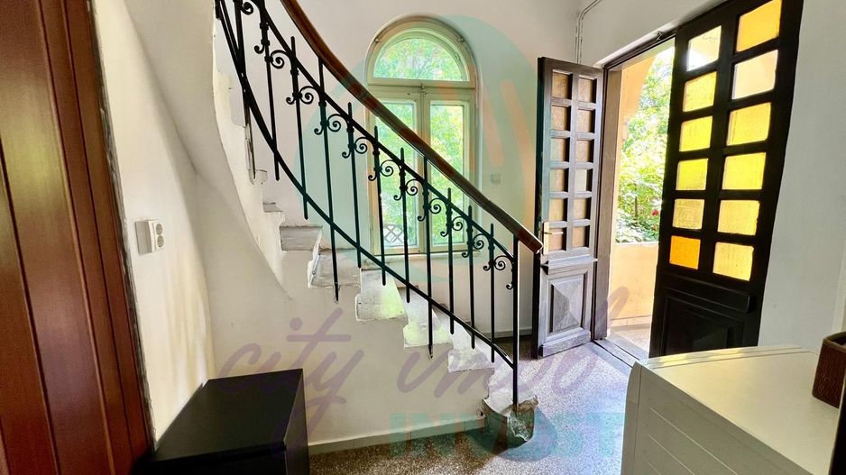 Oportunitate achizitie vila boiereasca 9 camere-Cotroceni- Singura in curte - Poză 2