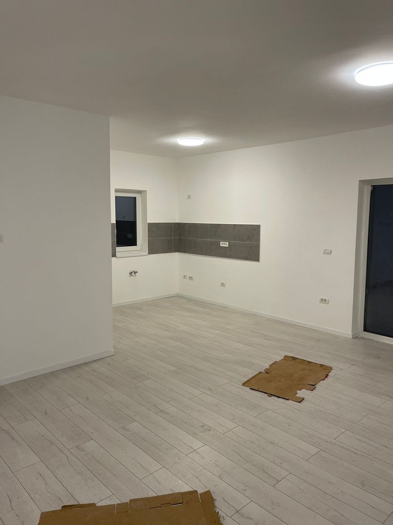 Duplex pe parter intr-o zona minunata - Poză 4