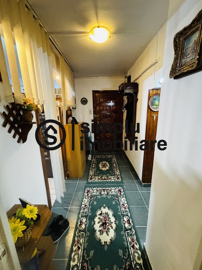 3 decomandate, centrala, 1 Mai - 110 000 Euro - Poză 15