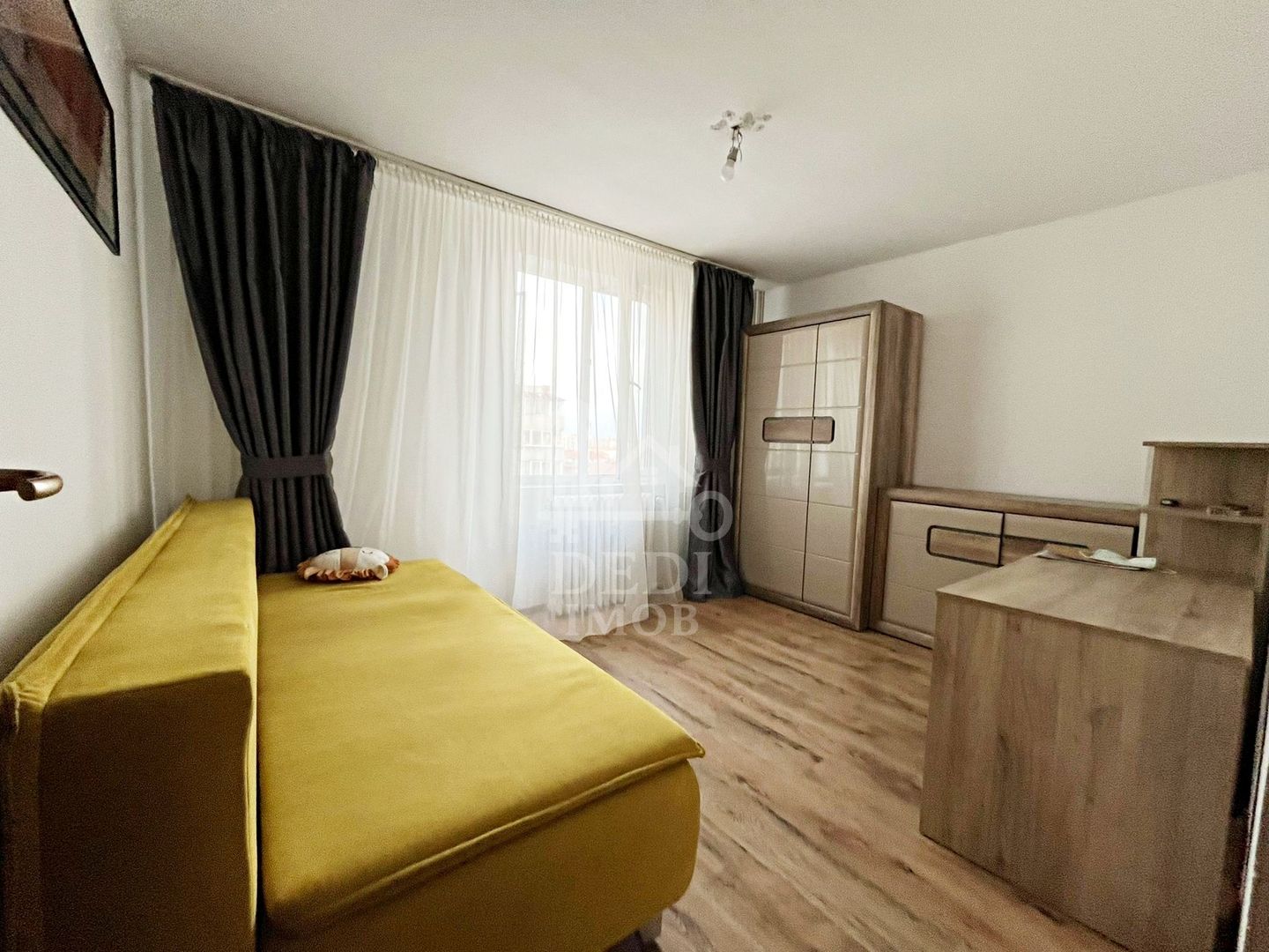 Apartament cu 3 camere de inchiriat Blv. Decebal, Oradea - Poză 3