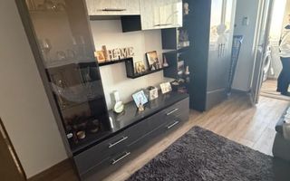 Apartament 2 camere renovat de vanzare Et. 10/10 zona Craiovita Noua - Poză 2